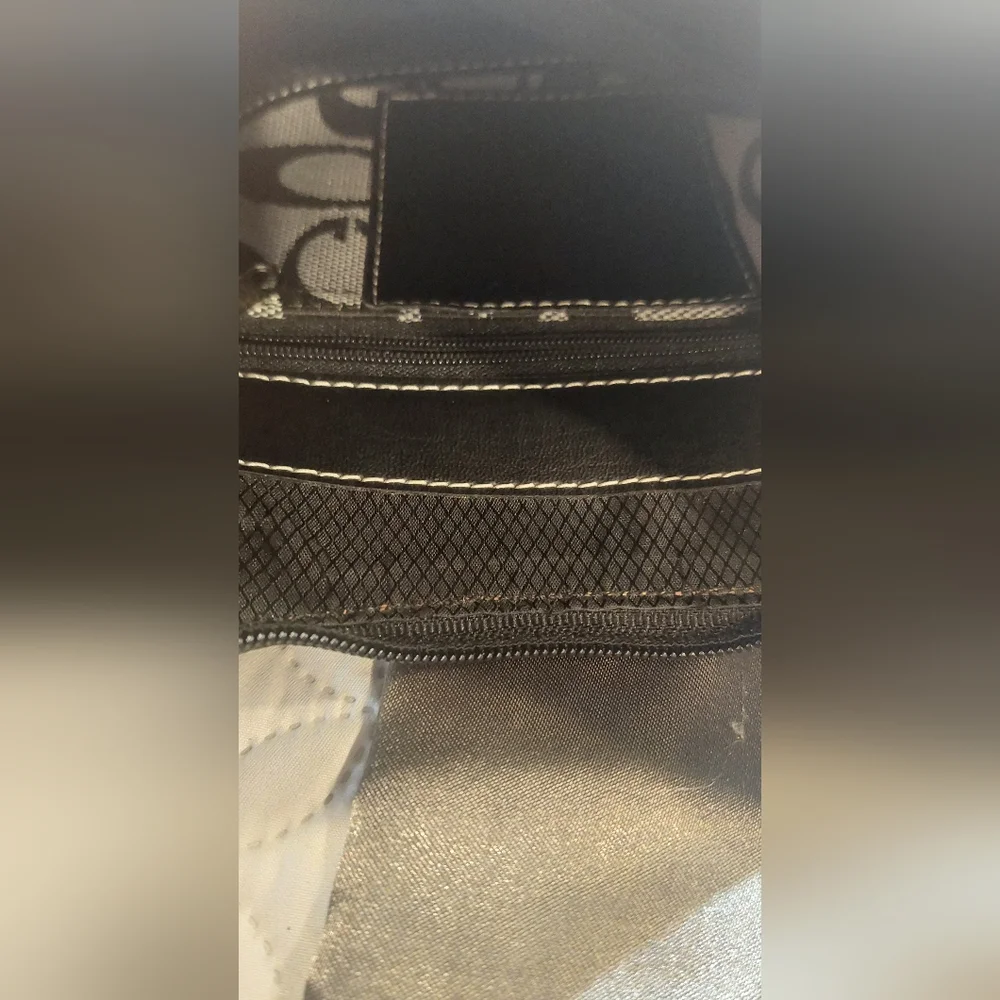 Black & White Signature-Print Shoulder Bag - Classic Monogram Style - Picture 10 of 10